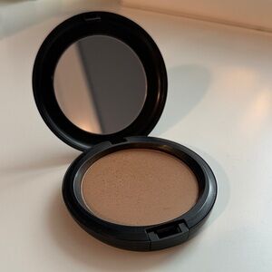 MAC Cosmetics Natural Finish Setting Powder - Tan